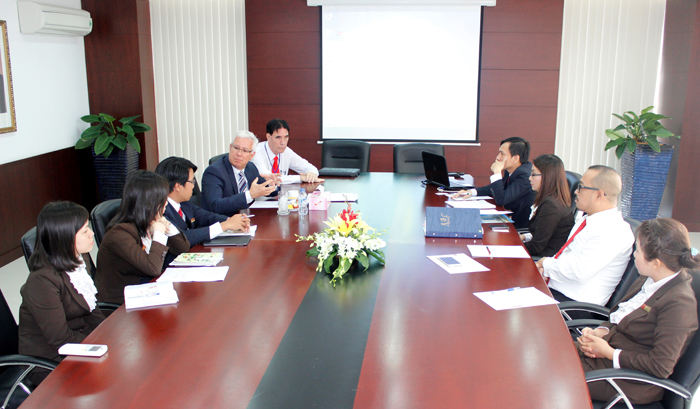 Đại học Quốc tế Sài Gòn đón tiếp đại diện IACBE sang thăm và làm việc tại Việt Nam