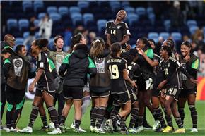 Đội tuyển World Cup nữ của Jamaica từ chối thi đấu các trận sắp tới vì ‘liên tục bị ngược đãi’ và chậm trao thưởng