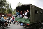 Xe cảnh sát cơ động đưa thí sinh đi thi ở Đà Lạt