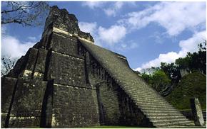 Ngôi đền của người Maya bị hư hại trong cơn sốt du lịch "Ngày tận thế"