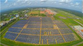 Sân bay năng lượng Mặt Trời đầu tiên trên thế giới