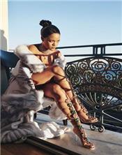 Bộ sưu tập giày “So Stoned” của Rihanna cho thương hiệu Manolo Blahnik