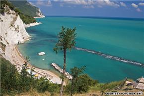 Những bãi biển và hòn đảo đẹp nhất ở Ý