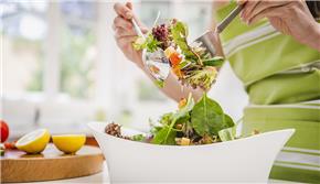 6 thói quen ăn uống và thực phẩm làm suy yếu hệ thống miễn dịch