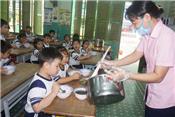 TPHCM kiểm tra đột xuất an toàn thực phẩm trong trường học